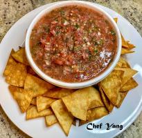 Mexican Fresh Salsa with Tortilla Chips