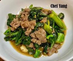 Beef with Chinese Broccoli (Gai Lan) in Oyster Sauce