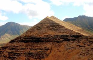 Ancient pyramids on the hawaiian islands