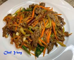 Spicy Shredded Beef with Vegetables 干燒牛肉絲