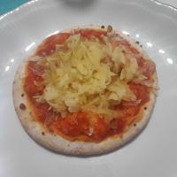 Pizza con patata gratinata e aglio