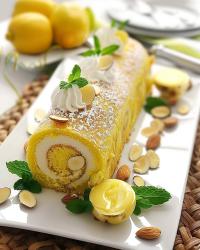 Limoncello Almond Cake Roll 😍🍋