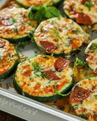 Zucchini pizza bites