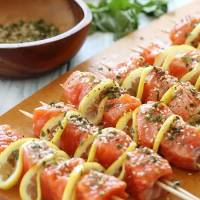 GRILLED SALMON KEBABS (WITH VIDEO)