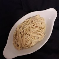 Spaghetti con pasticcio di formaggio e pepe