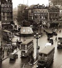 London Piccadilly Circus. London (1939)