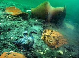 Discovered in Egypt a submerged temple: it is full of treasures
