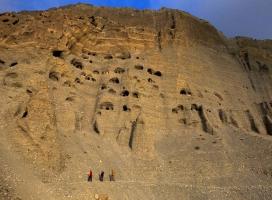 The Mustang Caves: an ancient kingdom in Nepal