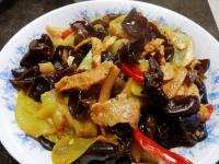 Fried meat slices with agaric(木耳肉片)