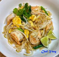 Stir-Fried Rice Noodles with Jumbo Shrimp