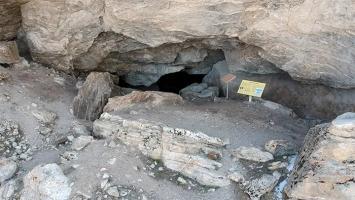 Lovelock Cave's giants: an archaeological enigma
