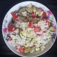Insalata di riso con zucchina e pomodoro crudo / Rice Salad with Raw Zucchini a