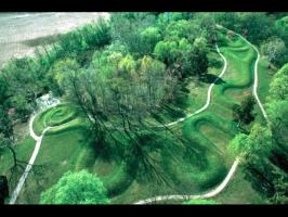 Who built the Great Serpent Mound and why? Debate on its dating