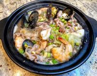 Claypot Glass Noodles with Beef and Seafood 海鮮肥牛粉絲煲