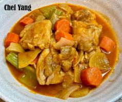 Sautéed Chicken with Red Curry Sauce
