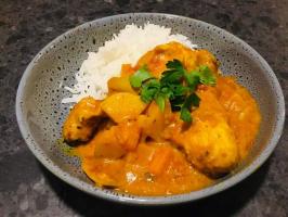 SLOW COOKER YELLOW CHICKEN CURRY