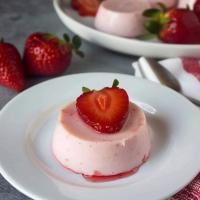 Strawberry Panna Cotta dessert  🍓✨