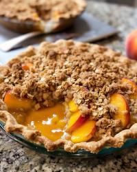 Brown Sugar Peach Crumble Pie 🥧🍑