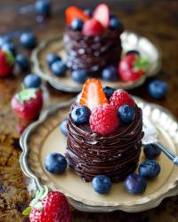 Mini Double Chocolate Berry Cakes  🍫🍓