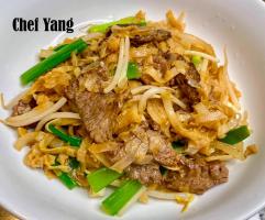 Beef Stir-Fry Chow Fun Noodles
