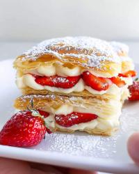 Strawberry Napoleon dessert 🍓🍰