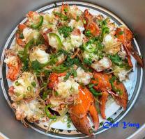 Steamed Lobsters with Garlic and Ginger 薑蒜蒸龍蝦