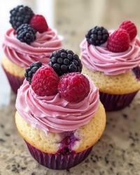 Triple Berry Cupcakes dessert 🧁
