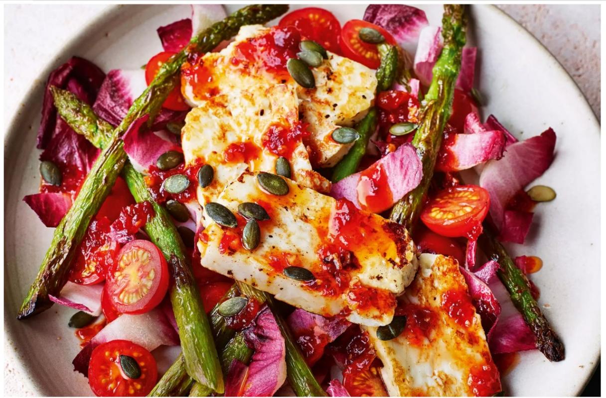 Halloumi salad with chilli jam • Neperos
