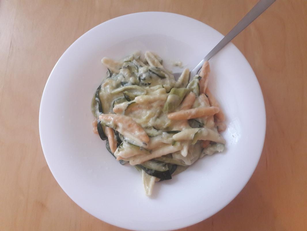 Pasta corta con zucchine e gorgonzola