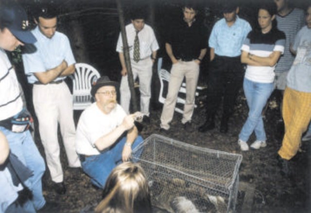 Claude Wyss nel 1999 durante la giornata di introduzione all’entomologia forense.