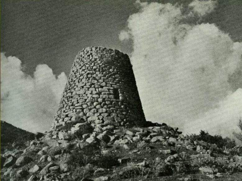 The Madrone nuraghe in Silanus, one of the slimmest in Sardinia, dominates the vast plain enclosed o