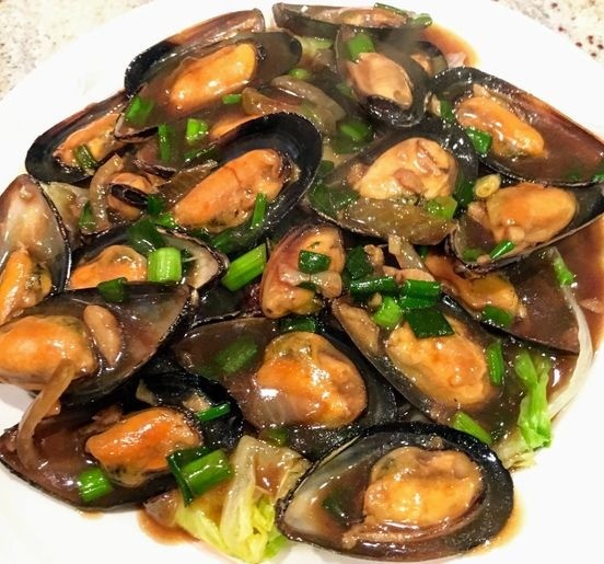 Homemade Green Mussels in Soybean Sauce