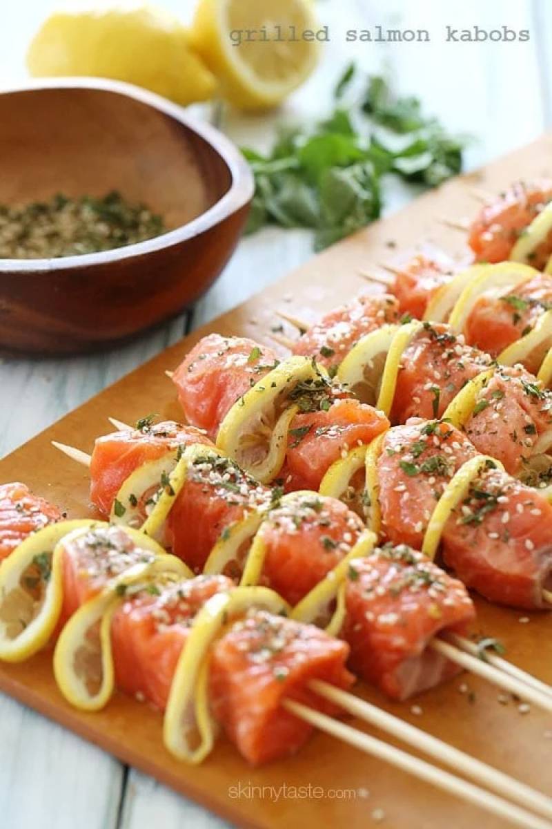 GRILLED SALMON KEBABS (WITH VIDEO)