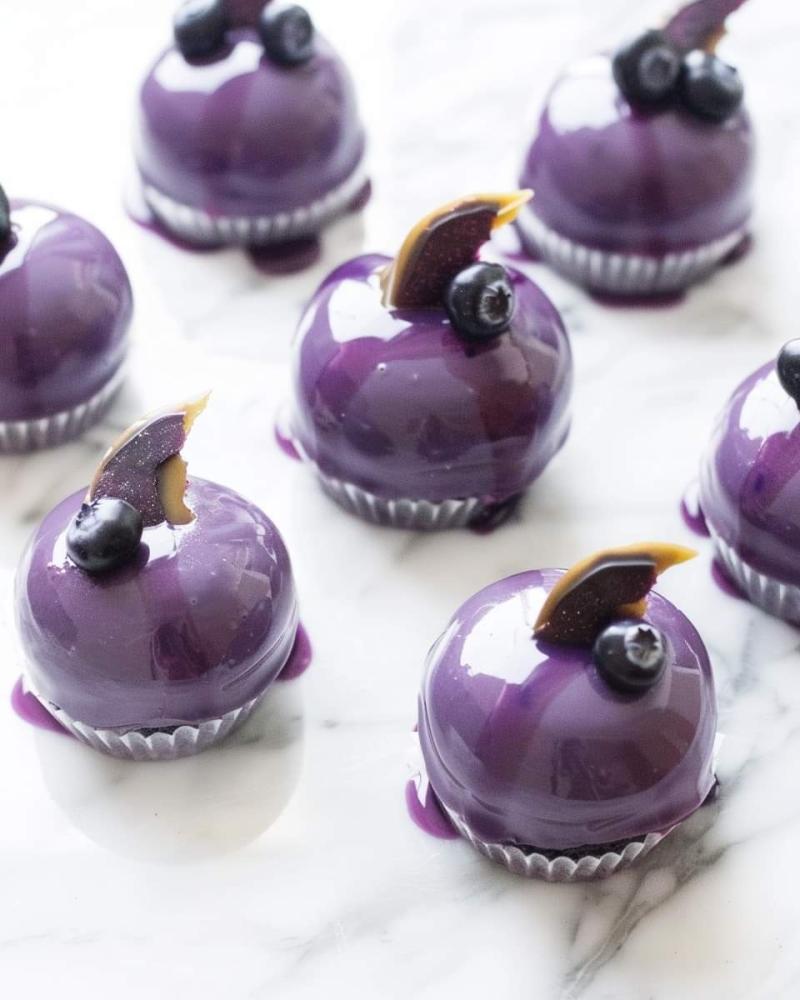 Blueberry Mousse Cakes with Mirror Glaze 😍🍰