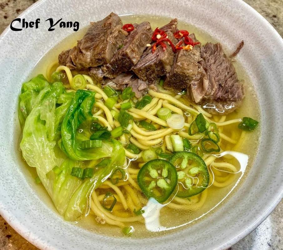 Beef Noodles in Clear Soup 清湯牛肉麵