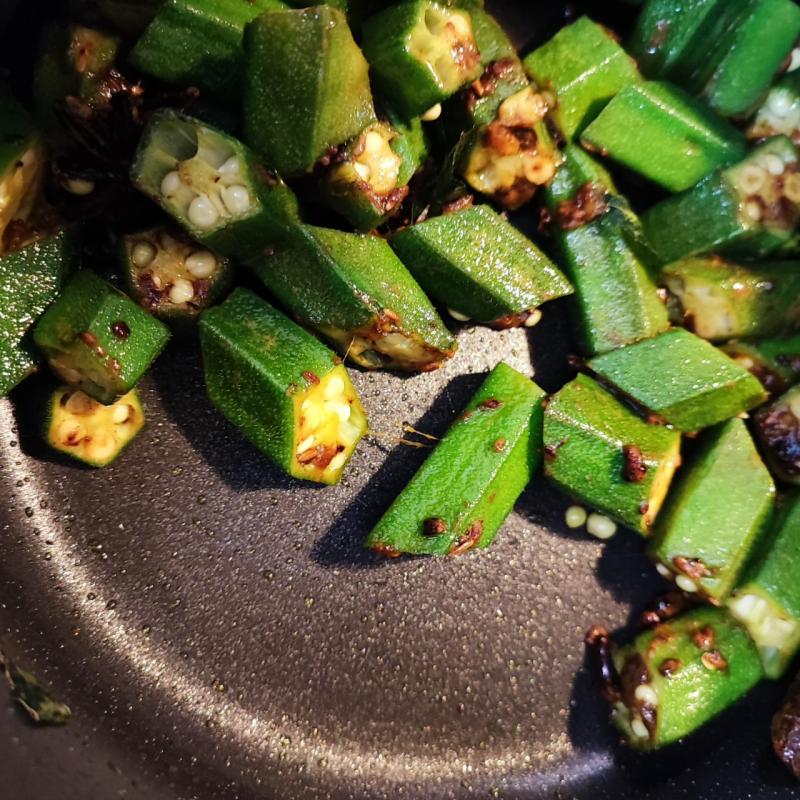 Okra with masala and coconut milk