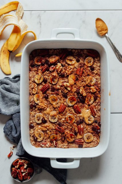 Bowl Chocolate Chip Banana Baked Oatmeal with video