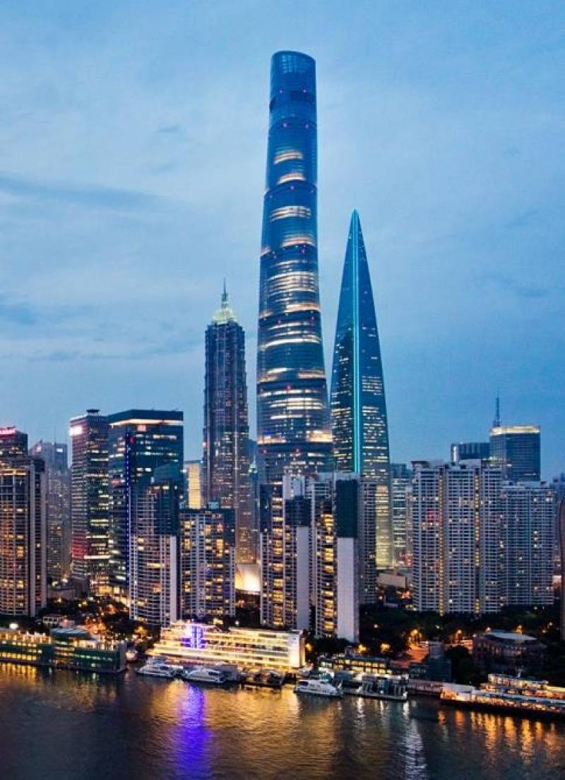 The Shanghai Tower in Shanghai (China) was built in the early 2015. The skyscraper has a height of 6