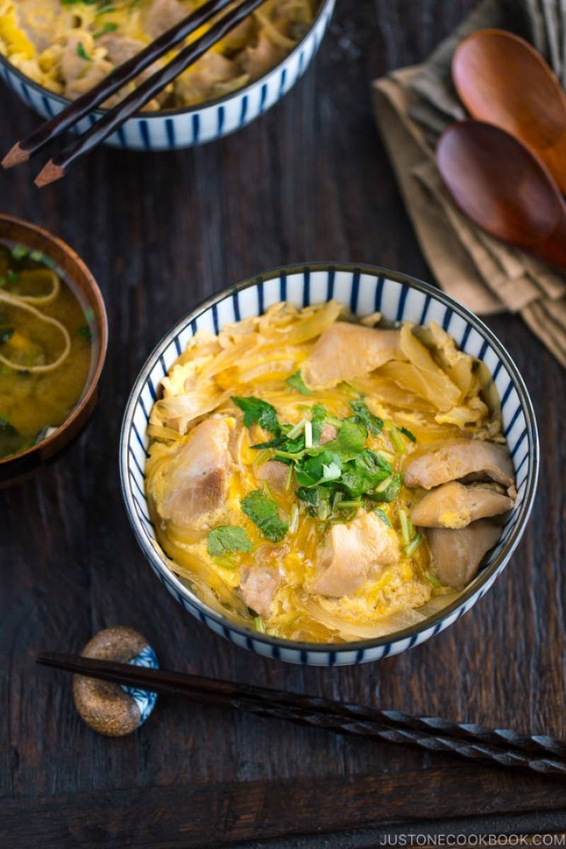 Oyakodon (Chicken and Egg Bowl) 親子丼 (with Video)