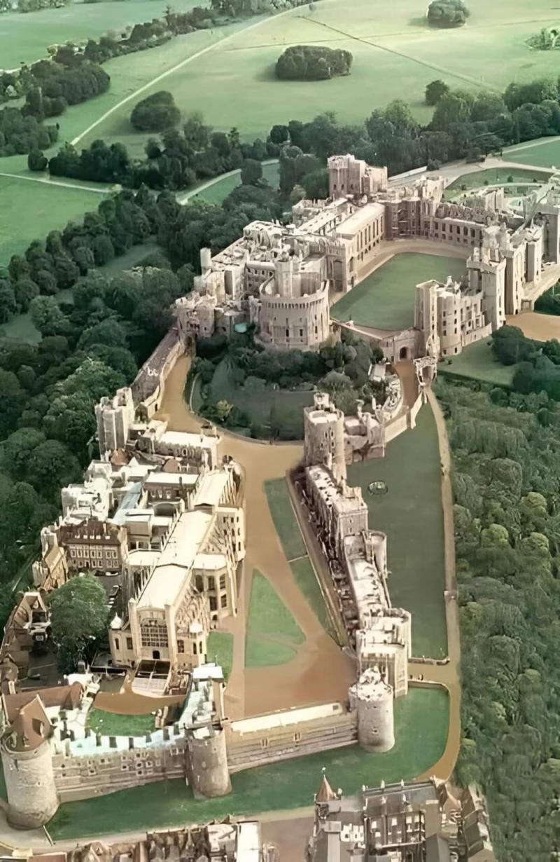 Bird's-eye view of the famous Windsor Castle, the royal residence at Windsor in the English county o