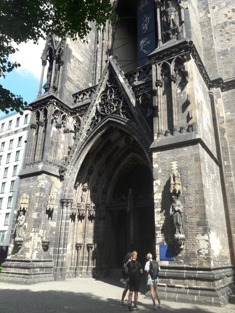 The church of St. Nikolai in Hamburg • Neperos