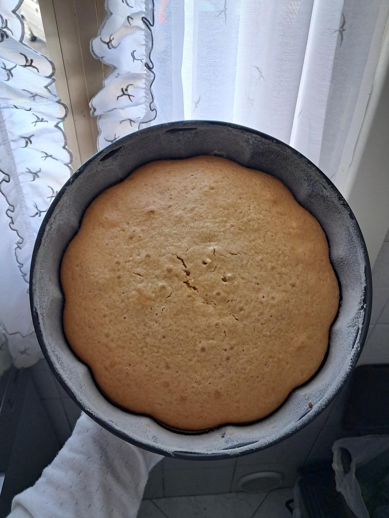 Ecco la torta cotta in forno dopo 45 gradi e dopo il test dello stecchino