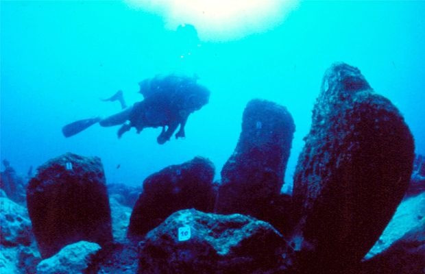 Atlit Yam: the 10,000-year-old submerged megalithic settlement • Neperos