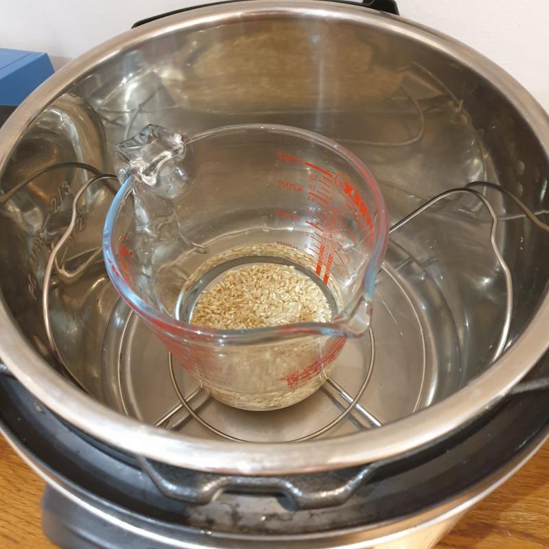 Bachelor's Pot Rice Brown rice short grain Pot-in-pot • Neperos