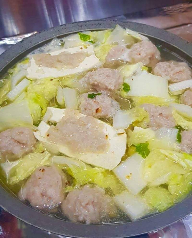 pork meatball and tofu soup with chinese cabbage