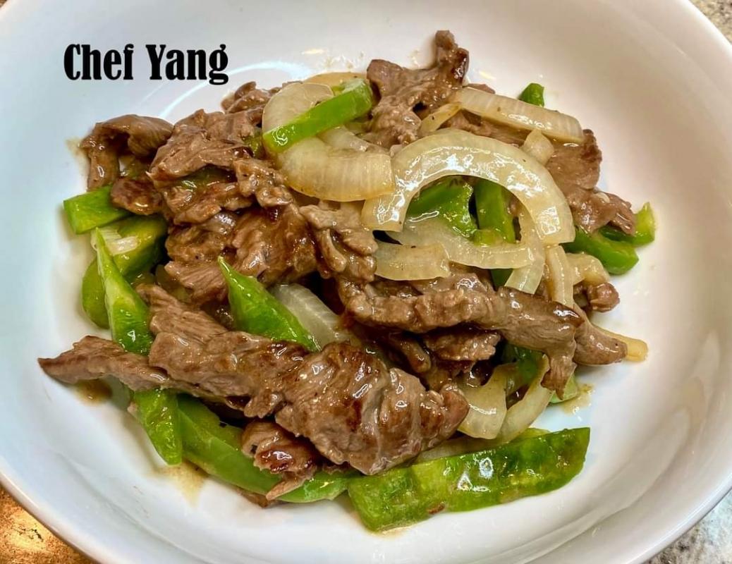 Stir-Fry Beef with Green Peppers (青椒炒牛肉)