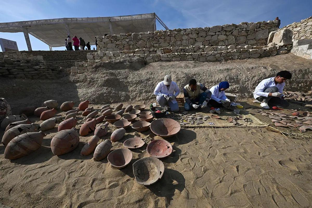 Discovered in Luxor Ancient Tombs and Funerary Wells • Neperos