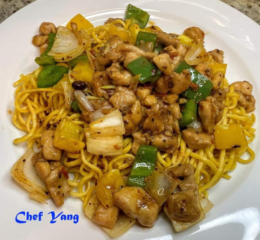 Noodles with Black Bean Chicken 豉汁雞球麵
