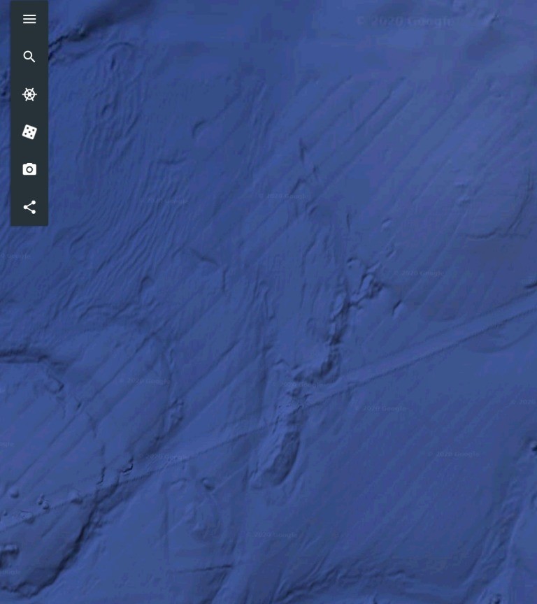 Through Google Earth, numerous parallel canals tens of km long and just over 5 km away can be observ