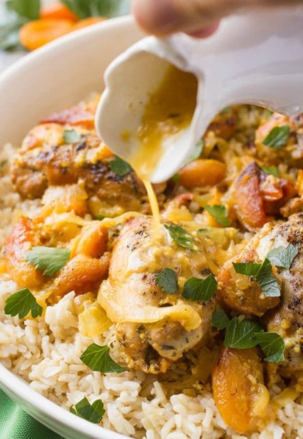 Slow cooker apricot chicken (+ video)